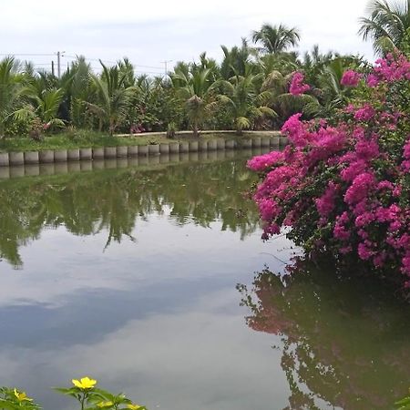 Lakeview Villa Homestay Хойан Экстерьер фото