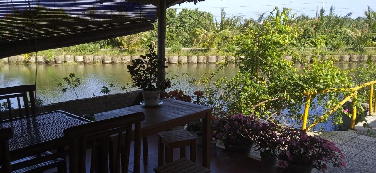 Lakeview Villa Homestay Хойан Экстерьер фото