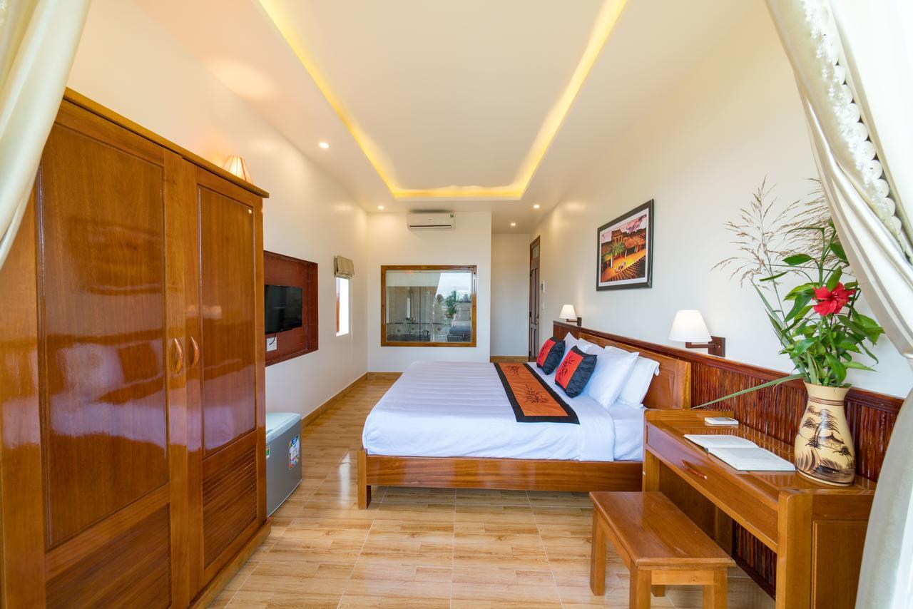 Lakeview Villa Homestay Хойан Экстерьер фото