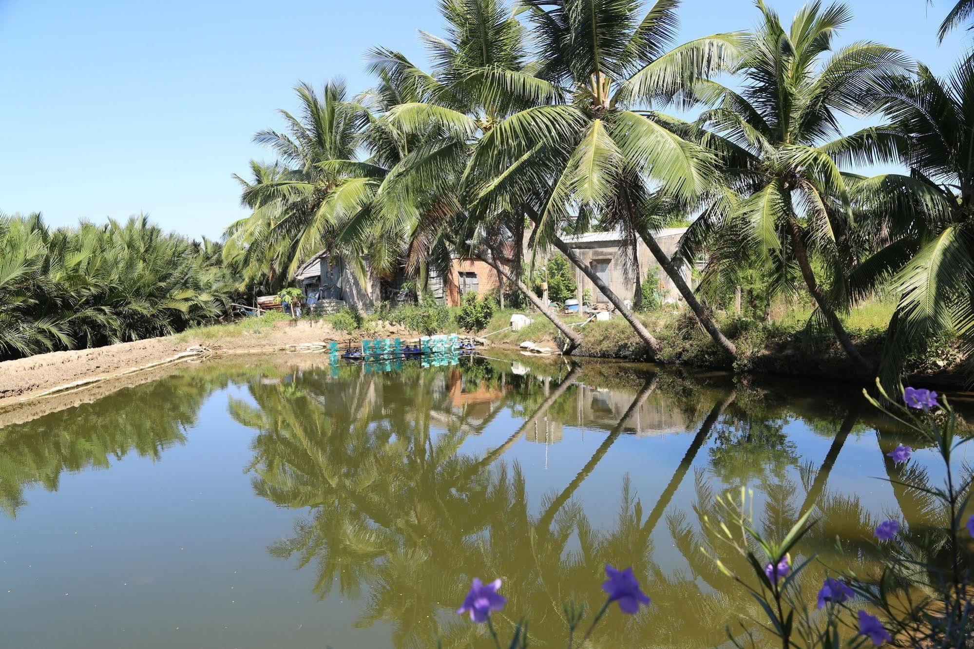 Lakeview Villa Homestay Хойан Экстерьер фото