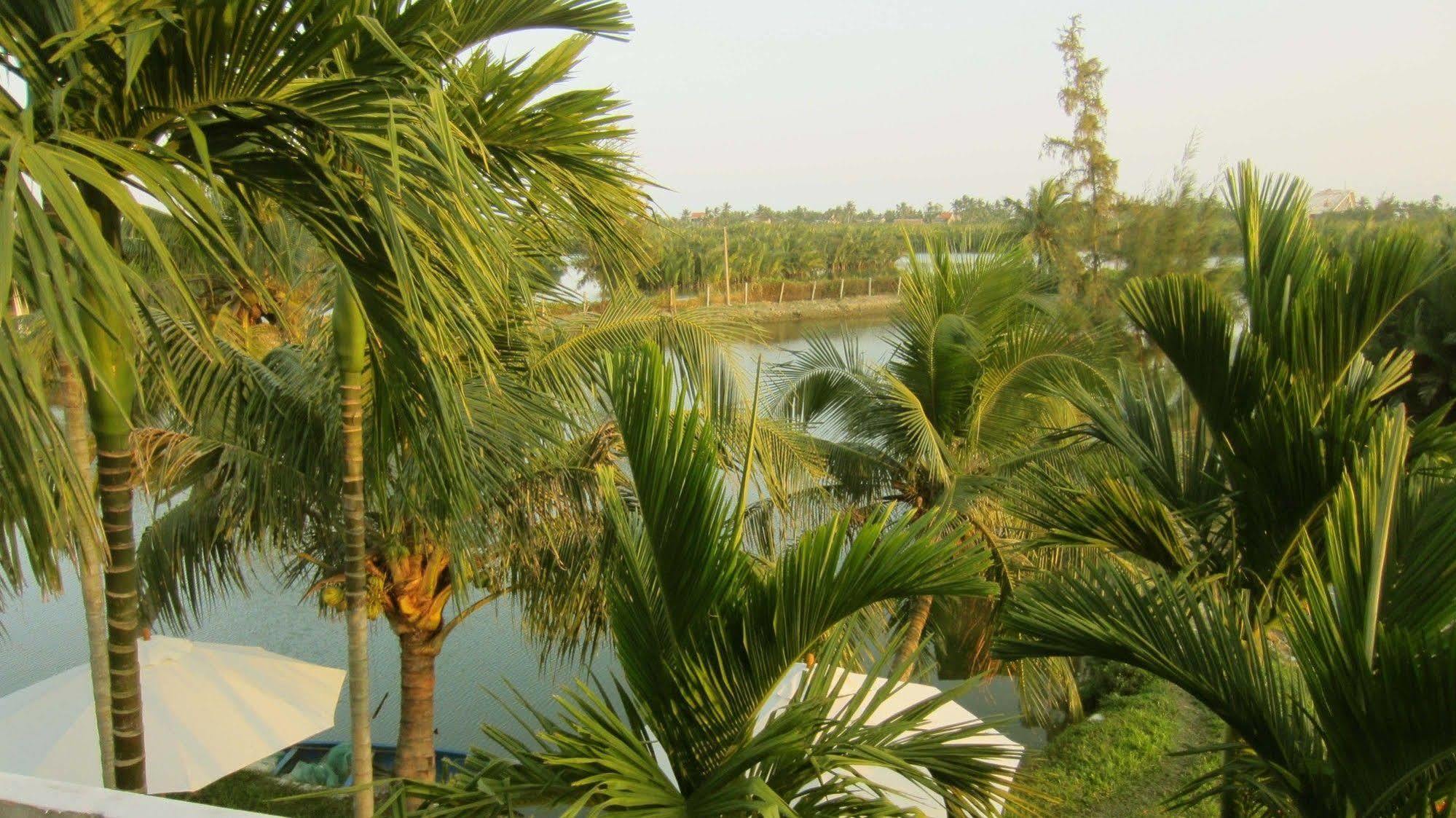 Lakeview Villa Homestay Хойан Экстерьер фото