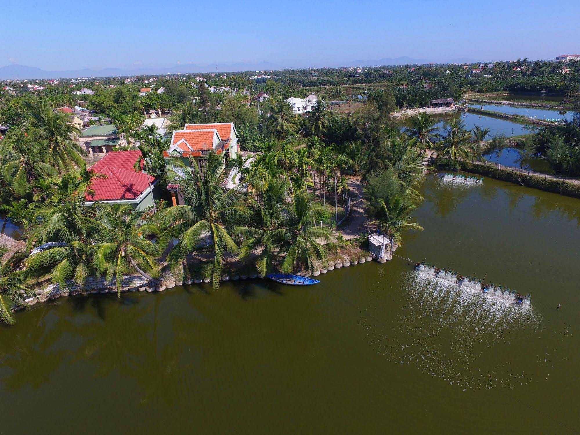 Lakeview Villa Homestay Хойан Экстерьер фото