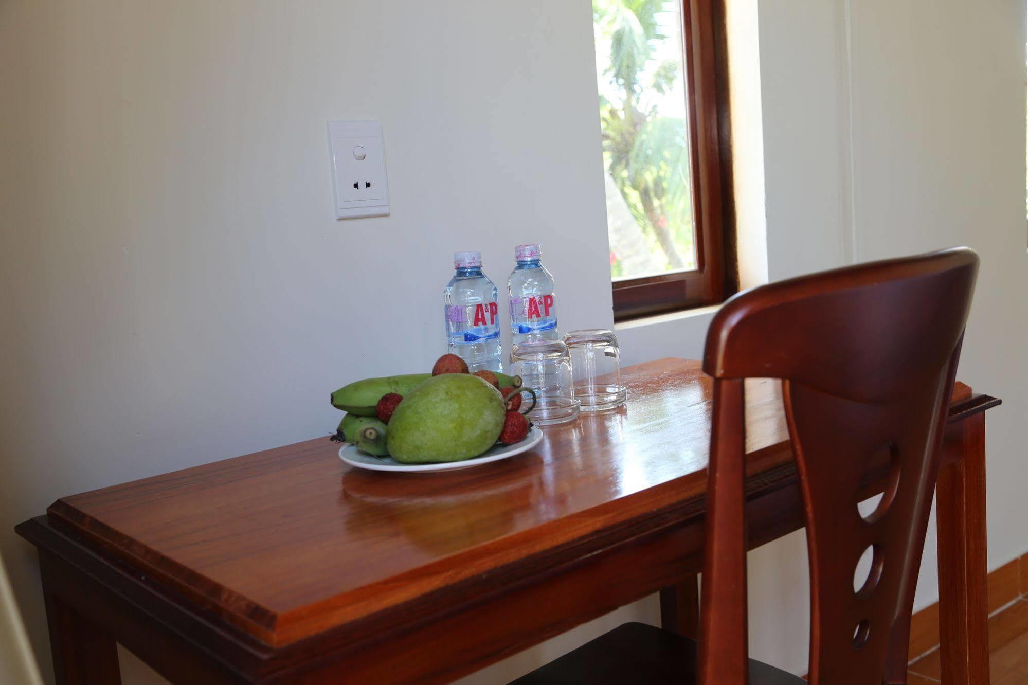Lakeview Villa Homestay Хойан Экстерьер фото