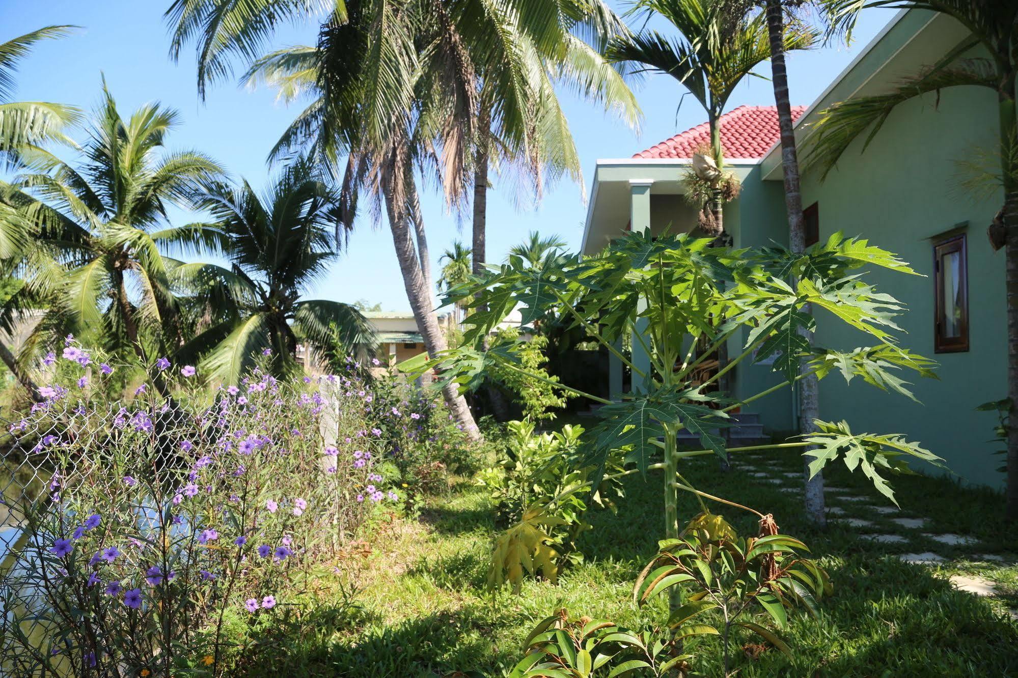 Lakeview Villa Homestay Хойан Экстерьер фото